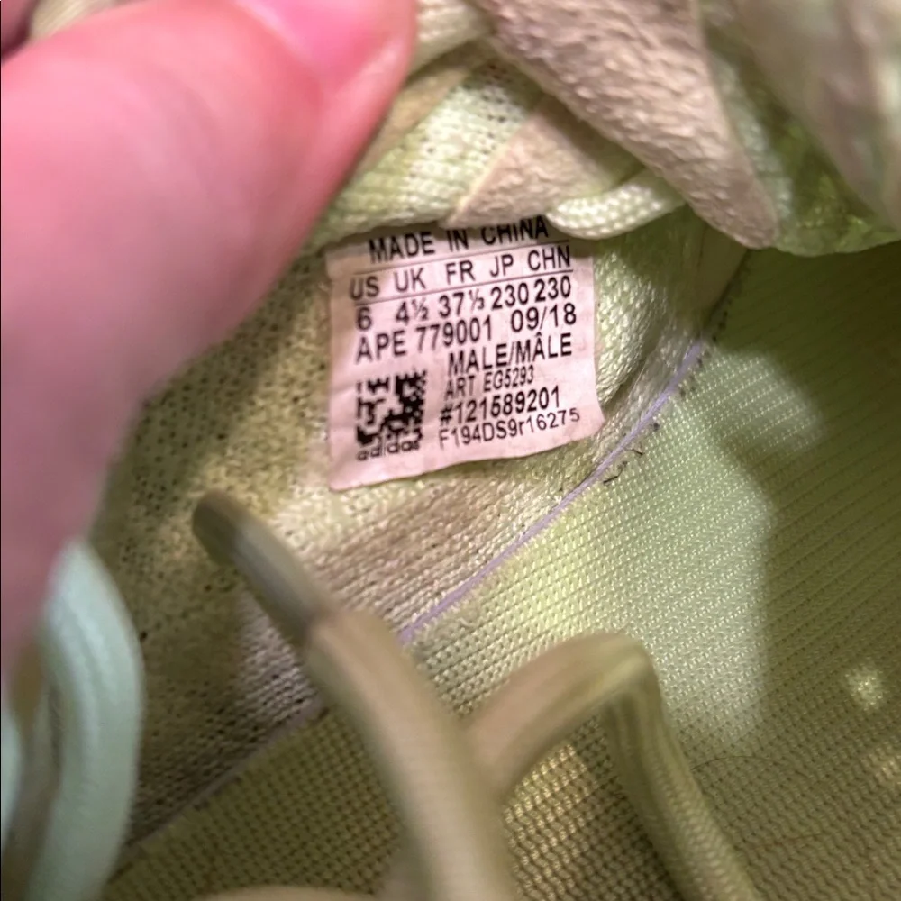 Adidas Yeezy boost - Picture 5 of 6